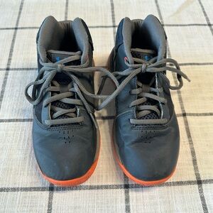 Boy Under Armour Basketball Shoes
